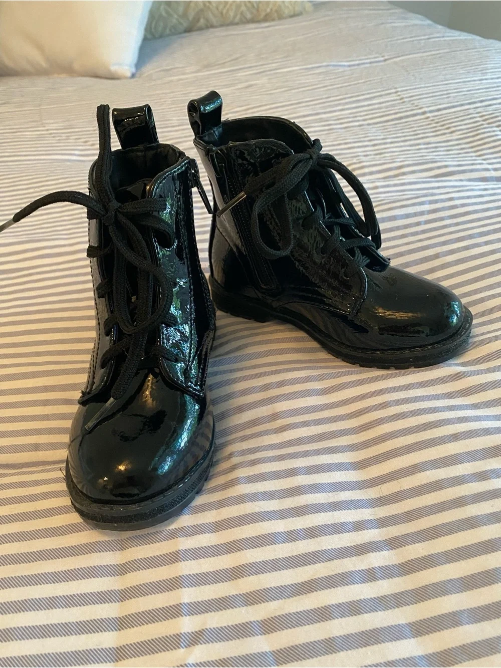 NWOT Little Girls MIA Black Patent Lace-Up Boots 7